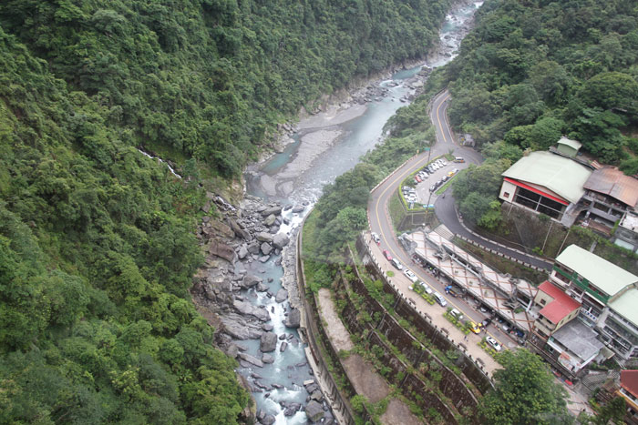 Looking down from the Wulai Yun Hsien Cable Car